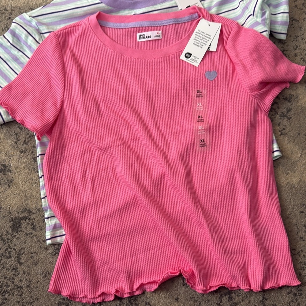 Girls' Striped Tops and Denim Shorts Set - Picture 5 of 6